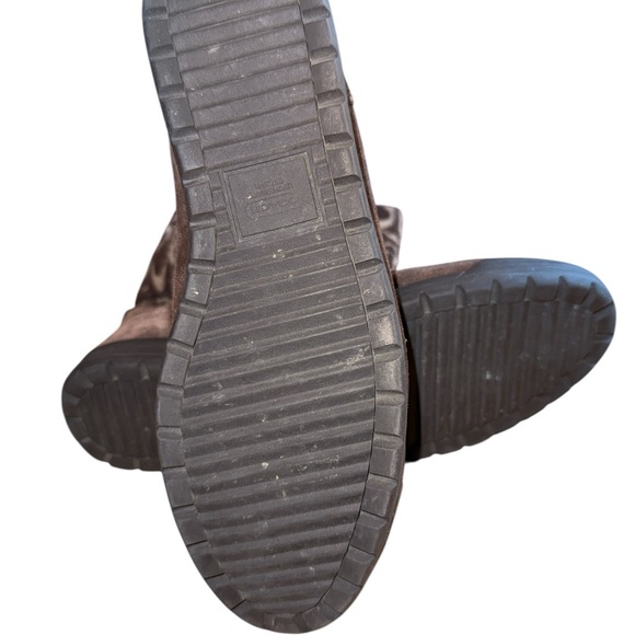 Coach Brown Winter Boots with Suede and Monogram Print - Picture 6 of 9